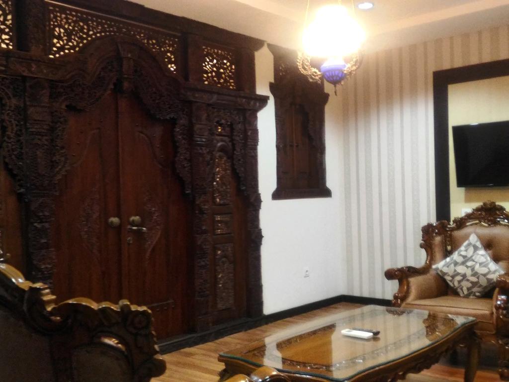 فندق Grand Puri Saron يوغياكارتا المظهر الخارجي الصورة