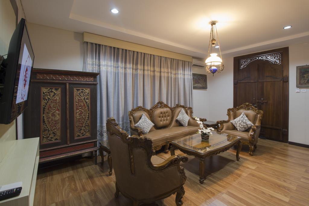 فندق Grand Puri Saron يوغياكارتا المظهر الخارجي الصورة