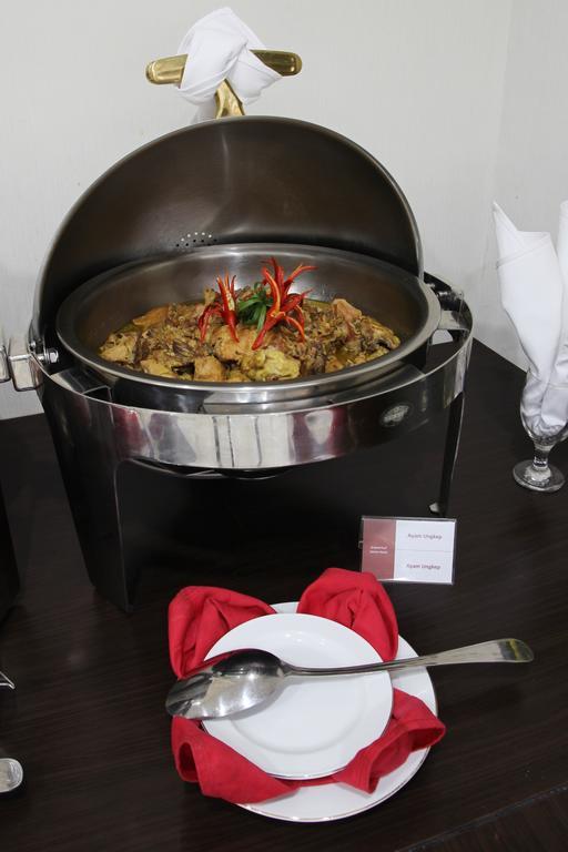 فندق Grand Puri Saron يوغياكارتا المظهر الخارجي الصورة
